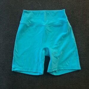 Buffbunny Legacy Short 6" - Aqua Dream Small
